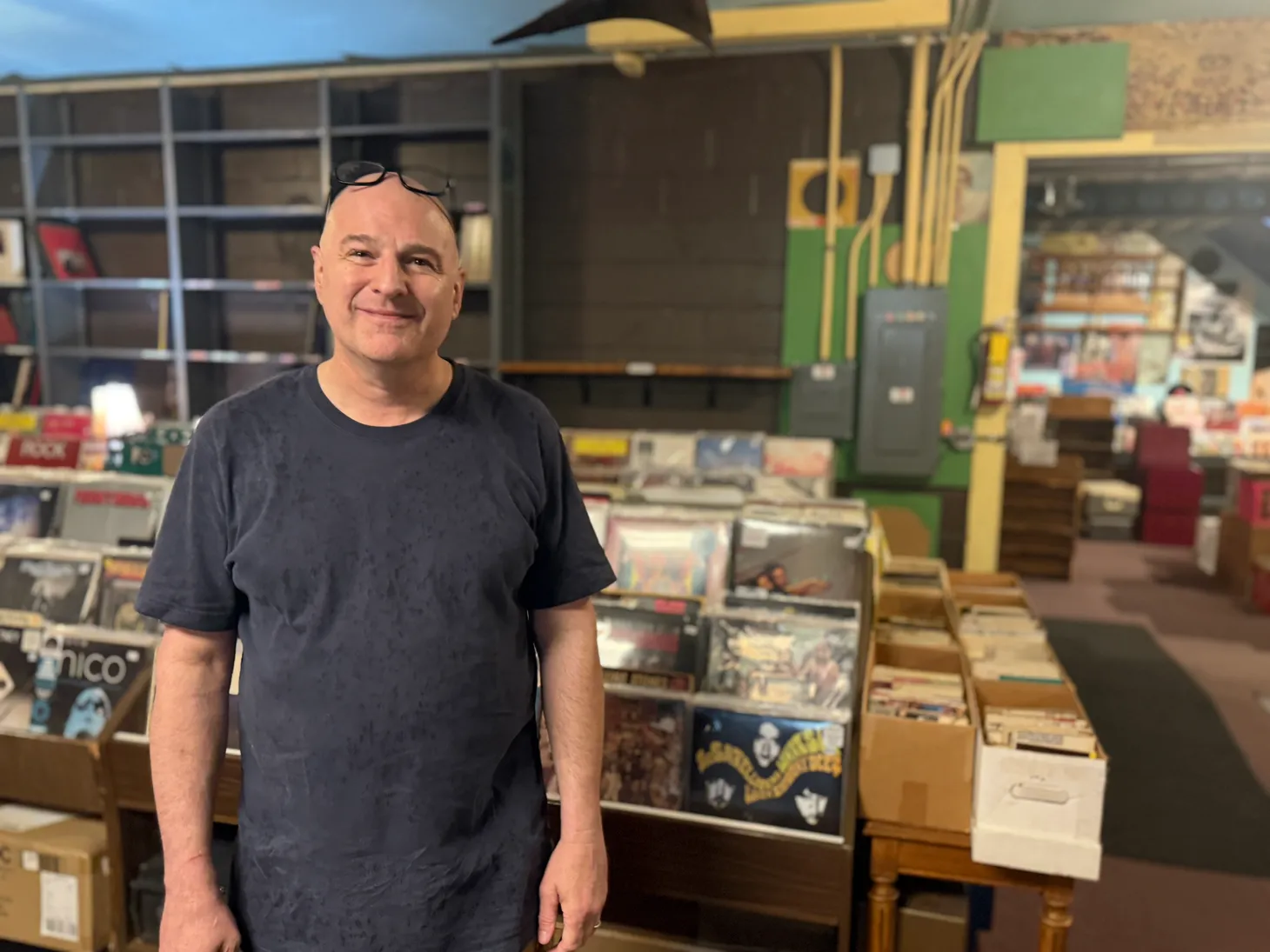 📻 Hymie's Records is closing